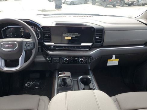 New 2026 GMC Sierra 1500 SLT image 15