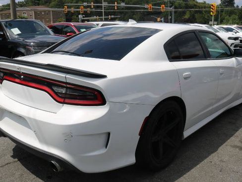 Used 2017 Dodge Charger R/T Scat Pack w/ Beats Audio Group RWD image 7