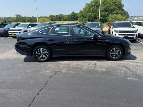 Used 2026 Hyundai Sonata Blue FWD image 2