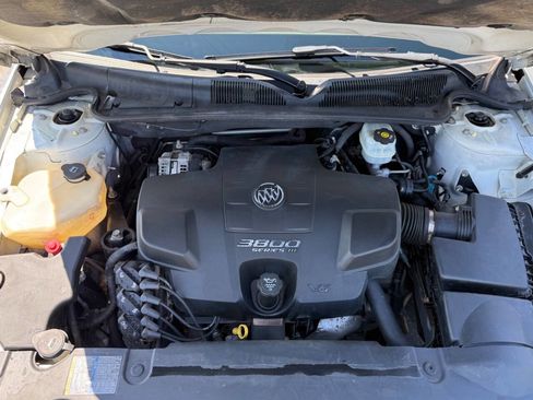 Used 2008 Buick Lucerne CXL w/ Luxury Package image 16