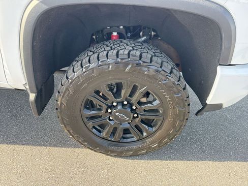 Used 2024 Chevrolet Silverado 2500 LTZ w/ LTZ Plus Package image 28