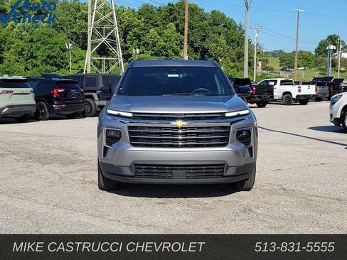 Used 2026 Chevrolet Traverse LT AWD/4WD image 8