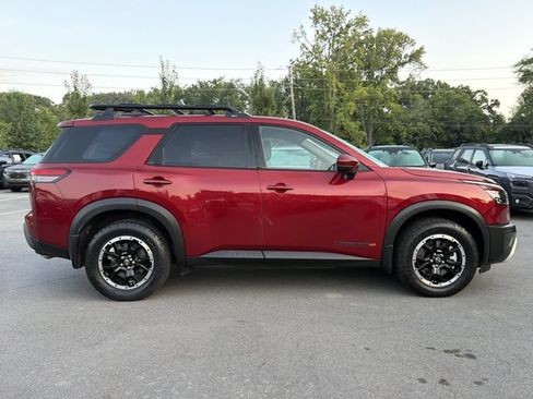 Used 2024 Nissan Pathfinder Rock Creek AWD/4WD image 2