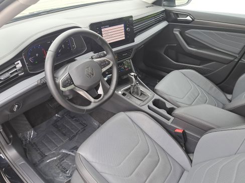 Used 2025 Volkswagen Jetta SEL FWD image 15