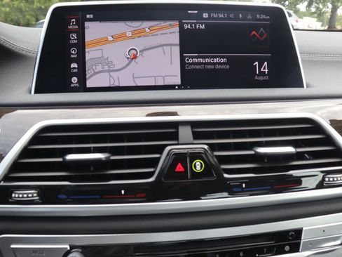 Used 2020 BMW 740i RWD image 31