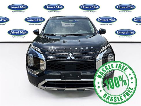 Used 2022 Mitsubishi Outlander SE AWD/4WD image 2