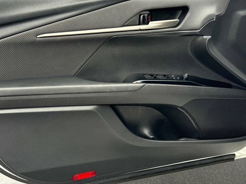 Used 2025 Toyota Camry SE image 18