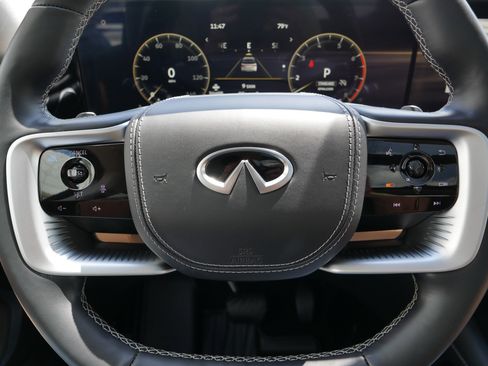 Certified 2025 INFINITI QX80 Sensory image 25