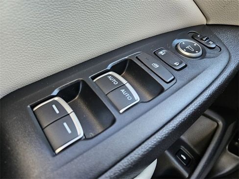 Used 2020 Honda Accord Touring image 31