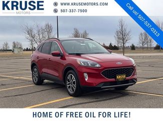 Used 2020 Ford Escape SEL video 1