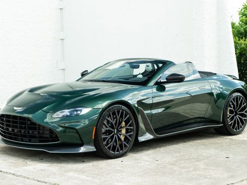 Used 2023 Aston Martin V12 Vantage Roadster RWD image 9
