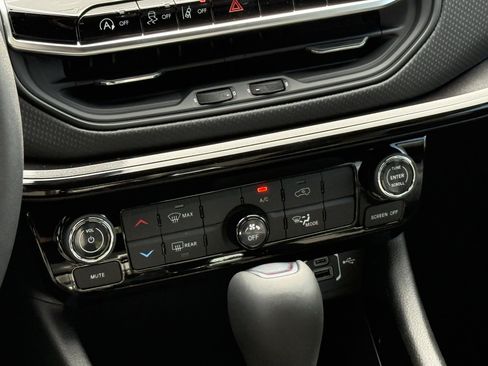 New 2026 Jeep Compass Latitude AWD/4WD image 14