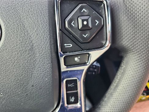 Used 2019 Toyota Tacoma Limited image 28