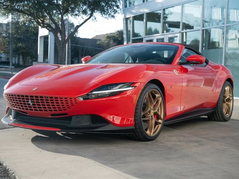 Used 2024 Ferrari Roma Spider image 4