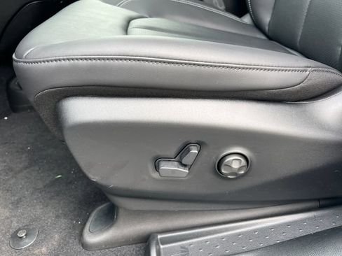New 2027 Chrysler Pacifica Select AWD/4WD image 10