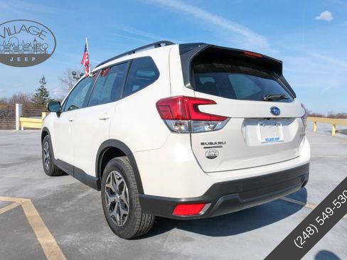Used 2024 Subaru Forester Premium AWD/4WD image 7