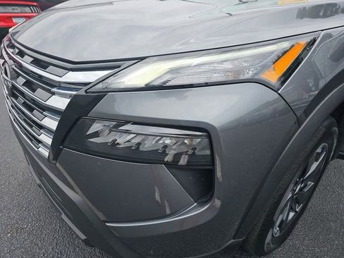 Used 2025 Nissan Rogue SV AWD/4WD image 34