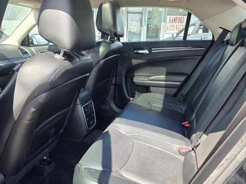 Used 2016 Chrysler 300 C w/ Harman/Kardon Audio Group AWD/4WD image 17