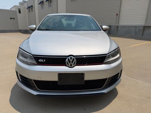 Used 2014 Volkswagen Jetta GLI FWD image 2