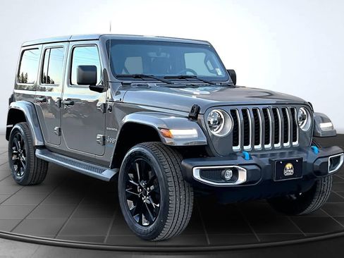 Used 2023 Jeep Wrangler Unlimited Sahara w/ Cold Weather Group AWD/4WD image 22