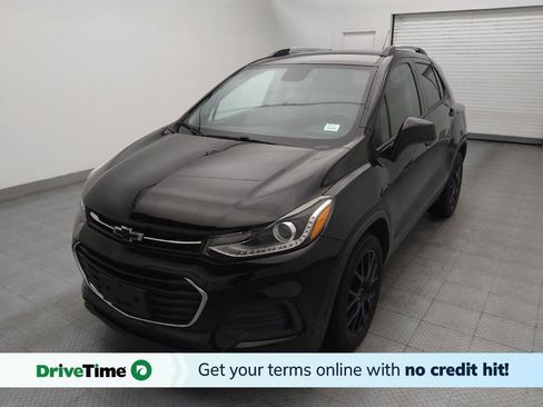 Used 2020 Chevrolet Trax LT w/ Driver Confidence Package FWD image 1
