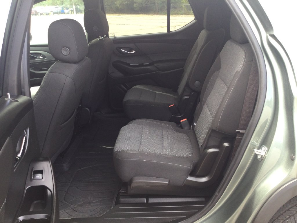 Used 2023 Chevrolet Traverse LT FWD image 27