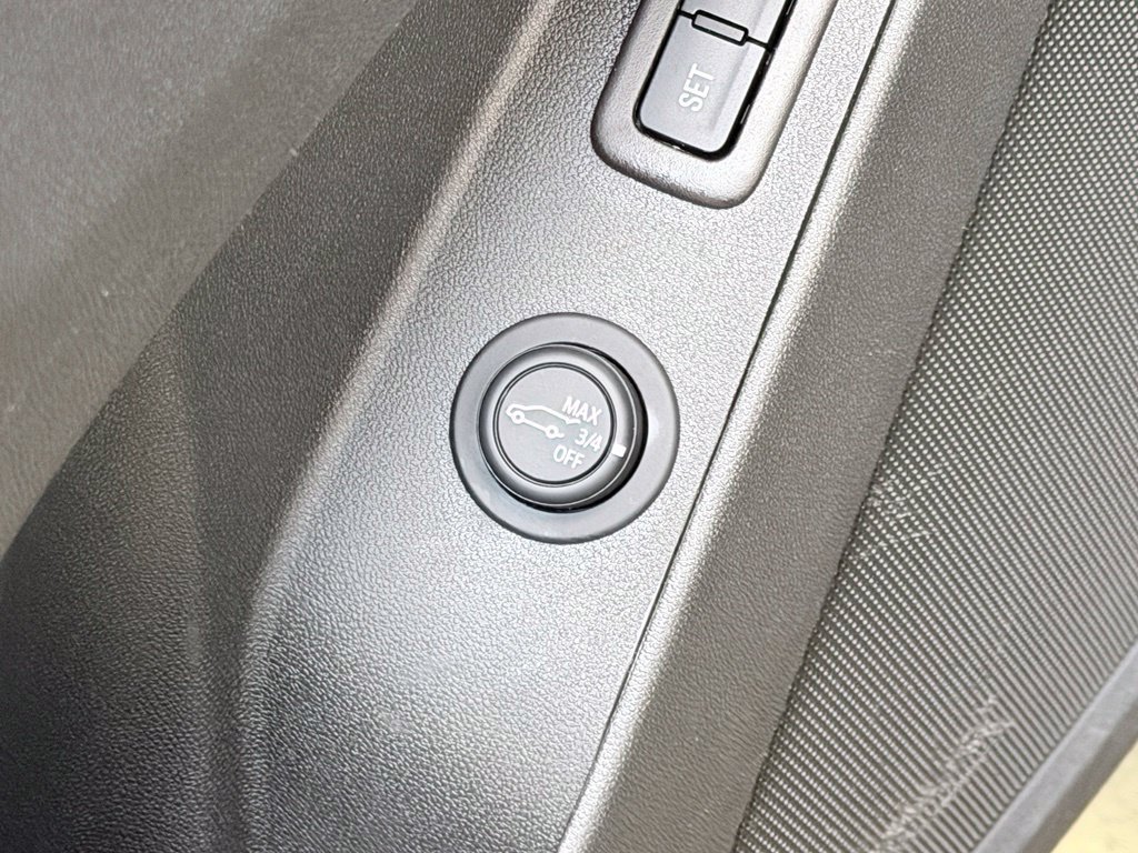 Used 2021 Chevrolet Equinox Premier FWD image 13