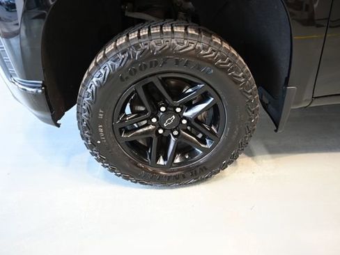 Used 2022 Chevrolet Silverado 1500 LT Trail Boss w/ LT Trail Boss Premium Package image 28
