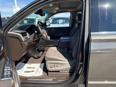 Used 2019 GMC Yukon XL Denali w/ Open Road Package AWD/4WD image 2