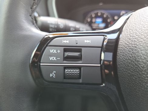 Used 2025 Honda Pilot Elite image 9