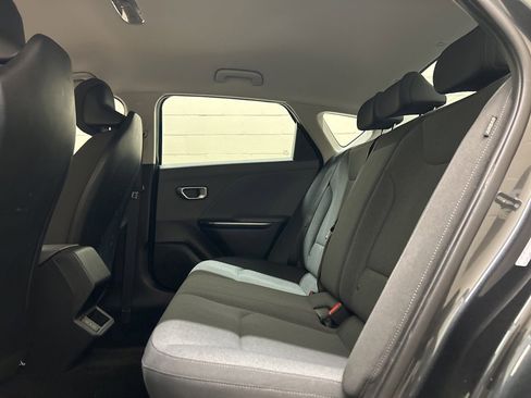 Used 2025 Kia K4 LXS image 8