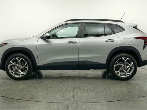 Used 2025 Chevrolet Trax LT image 5