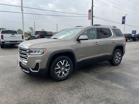 Used 2023 GMC Acadia SLE w/ Driver Convenience Package image 7