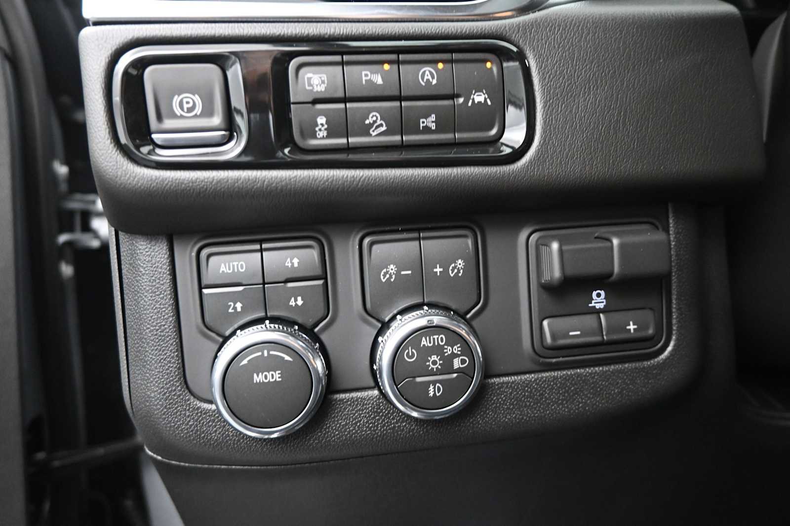New 2027 GMC Yukon Denali w/ Denali Reserve Package AWD/4WD image 22