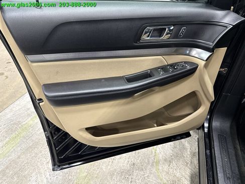 Used 2017 Ford Explorer 4WD w/ Class II Trailer Tow Package image 25