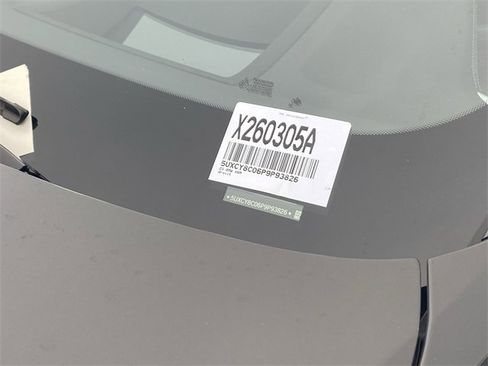 Certified 2023 BMW X6 M50i w/ Executive Package image 12