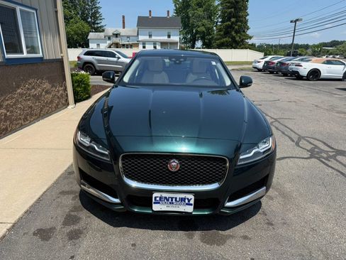 Used 2016 Jaguar XF Prestige AWD/4WD image 2