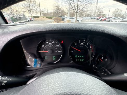 Used 2017 Jeep Wrangler Unlimited Sahara image 21