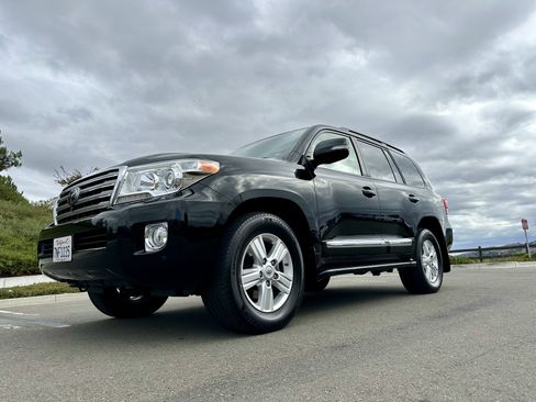 Used 2015 Toyota Land Cruiser image 15