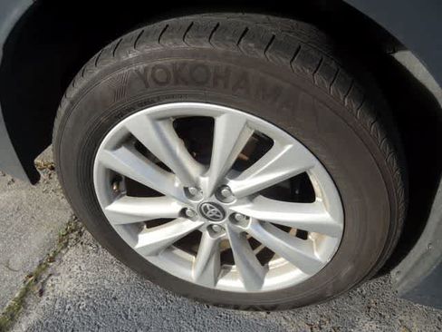 Used 2025 Toyota Corolla XLE FWD image 11