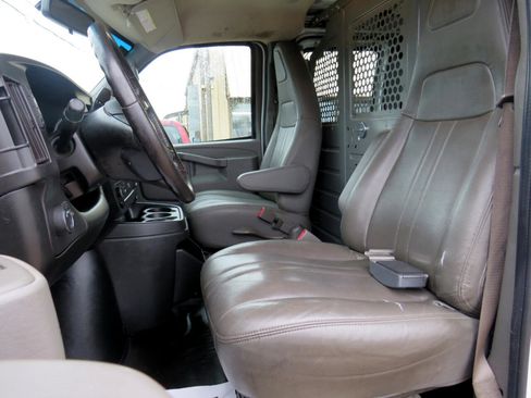 Used 2019 GMC Savana 2500 w/ Driver Convenience Package image 22