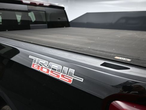 Used 2020 Chevrolet Silverado 1500 LT Trail Boss AWD/4WD image 33