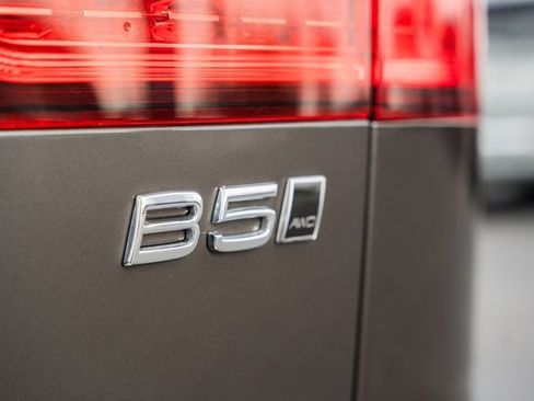 Used 2024 Volvo V60 B5 Cross Country Ultimate w/ Protection Package Premier image 10