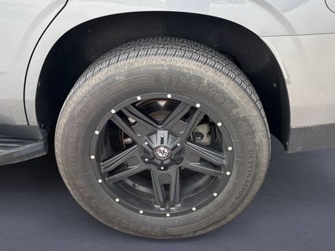 Used 2022 Chevrolet Tahoe LS w/ Driver Alert Package RWD image 5
