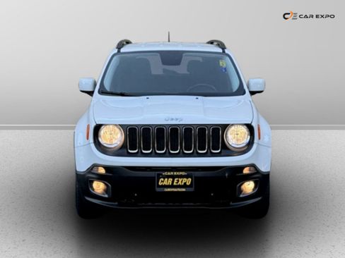 Used 2017 Jeep Renegade Latitude image 2