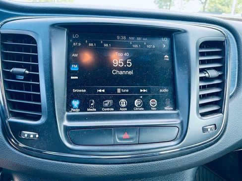 Used 2016 Chrysler 200 S w/ Sun & Sound Group AWD/4WD image 18