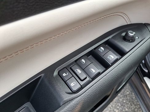 Used 2022 Jeep Compass Limited AWD/4WD image 25