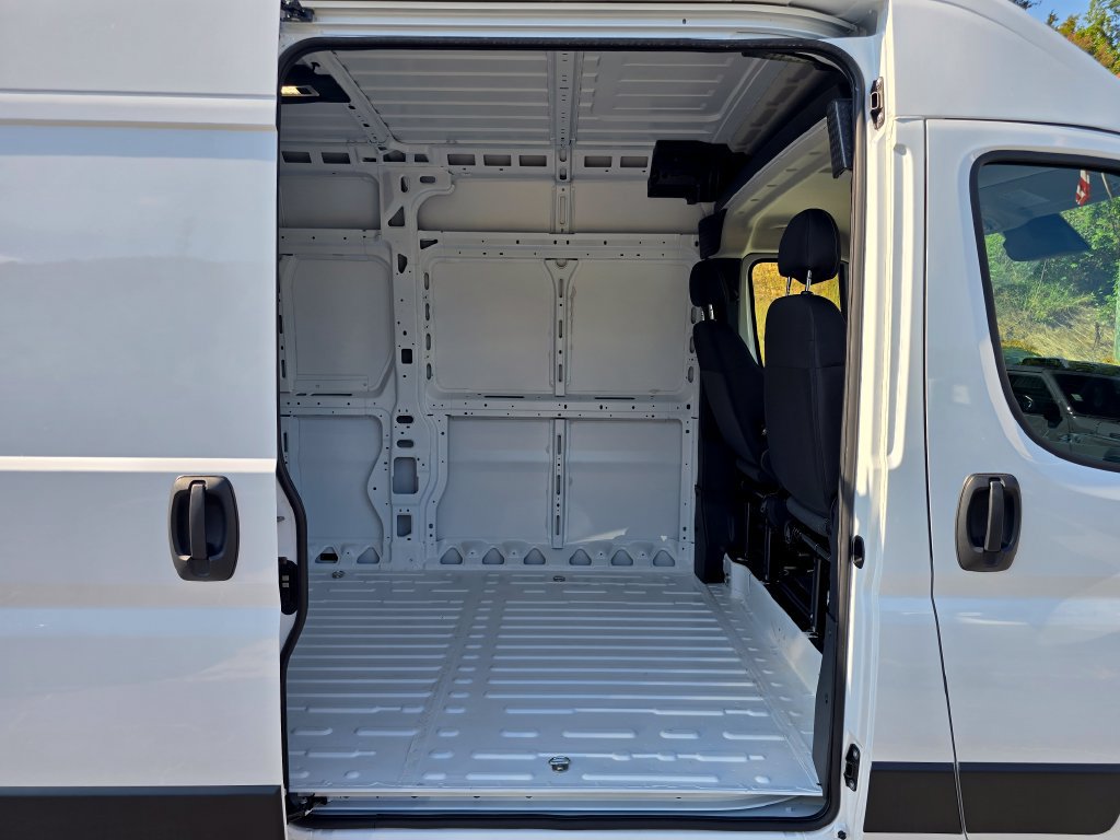 New 2026 RAM ProMaster 2500 w/ Convenience Group FWD image 11