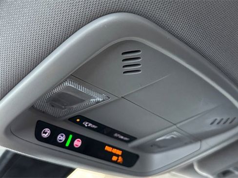 Used 2022 Chevrolet Malibu LT image 24