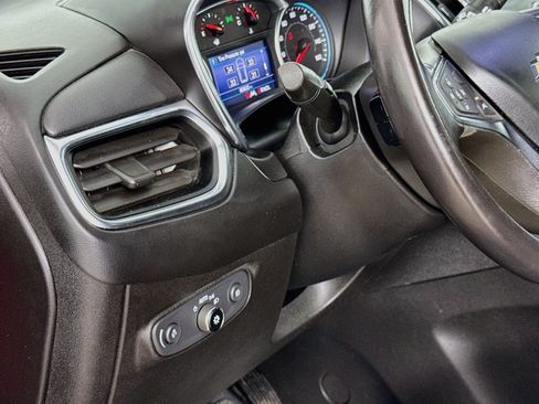 Used 2021 Chevrolet Equinox LT FWD image 12